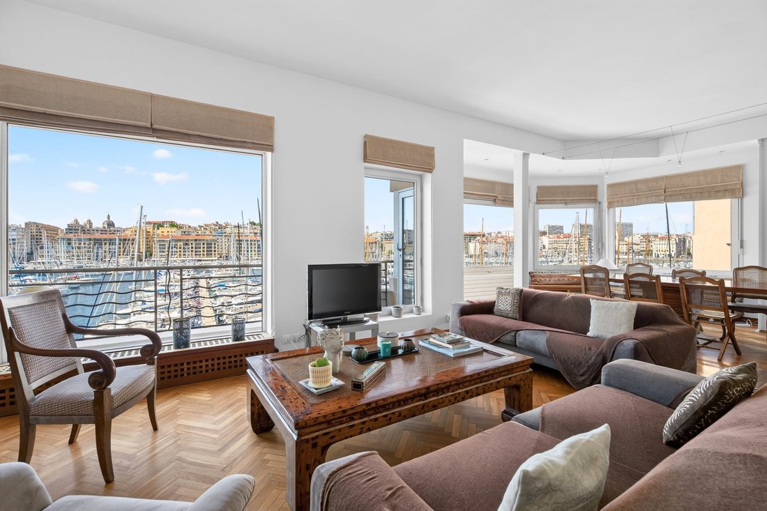 Apartment in Endoume, 7e Arrondissement, Marseille 2 - 18288069