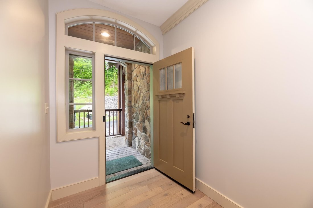 Condo in Laconia, New Hampshire, United States 5 - 18196083