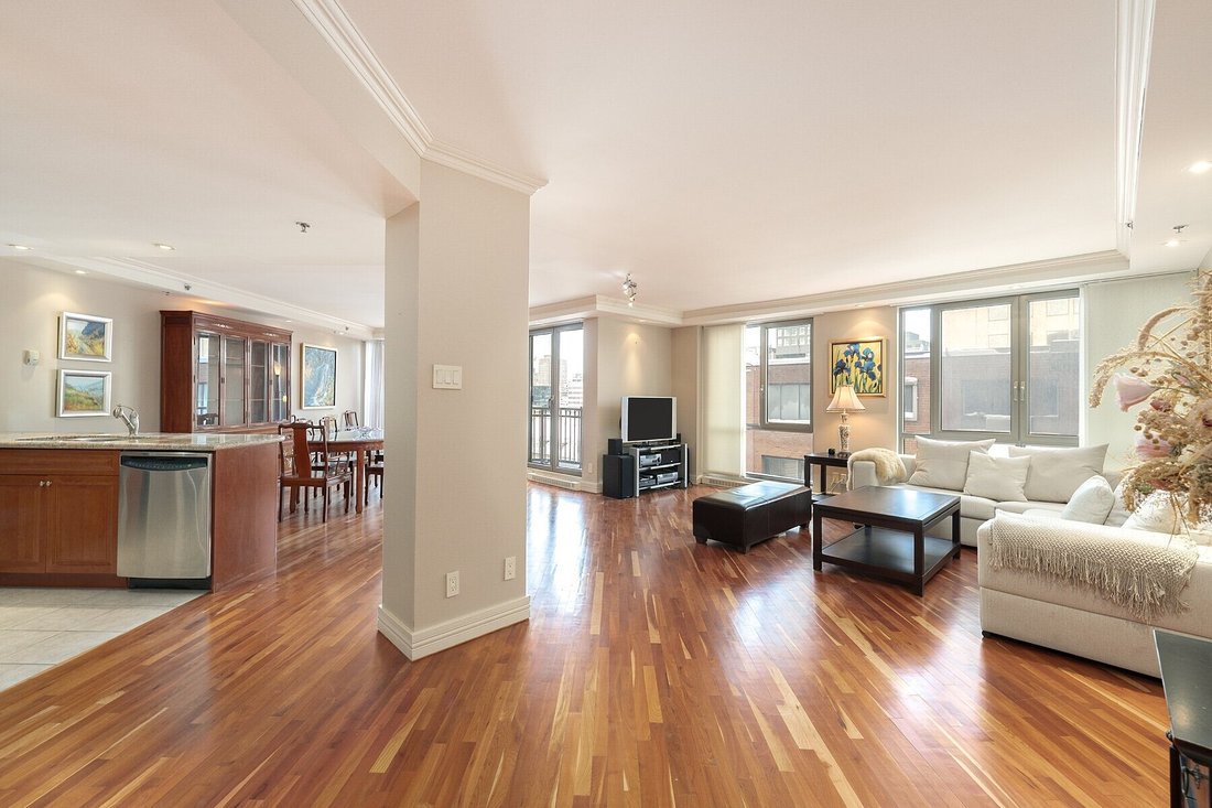 Condo in Montreal, Quebec, Canada 1 - 17711408