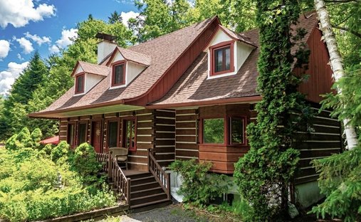 House in Piedmont, Quebec, Canada 1