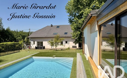 House in Mesigny, Auvergne-Rhône-Alpes, France 1