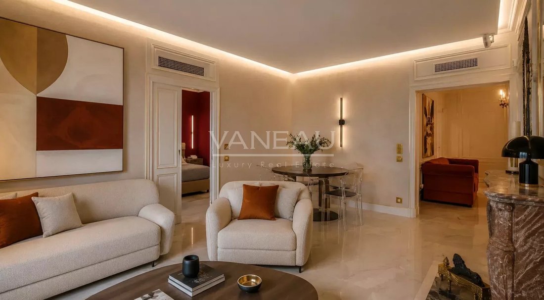Apartment in Triangle d'Or, Paris 8e Arrondissement, Paris 5 - 17331950