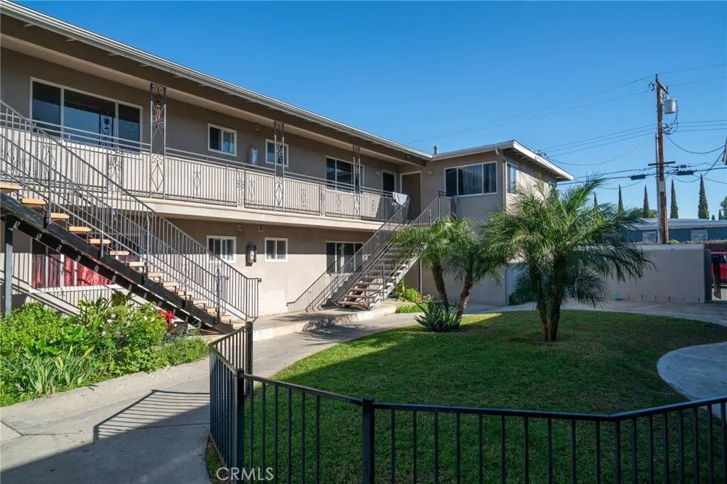Orange, California, United States 5 - 17400848