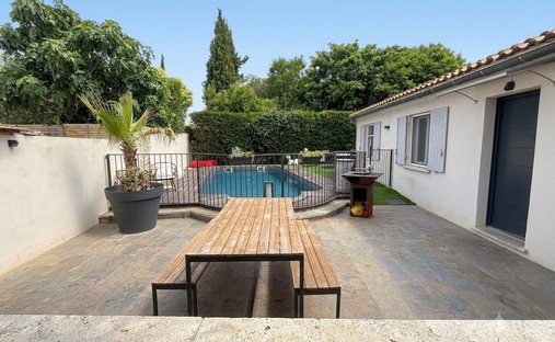 House in Centre Ancien, Pertuis, France 1