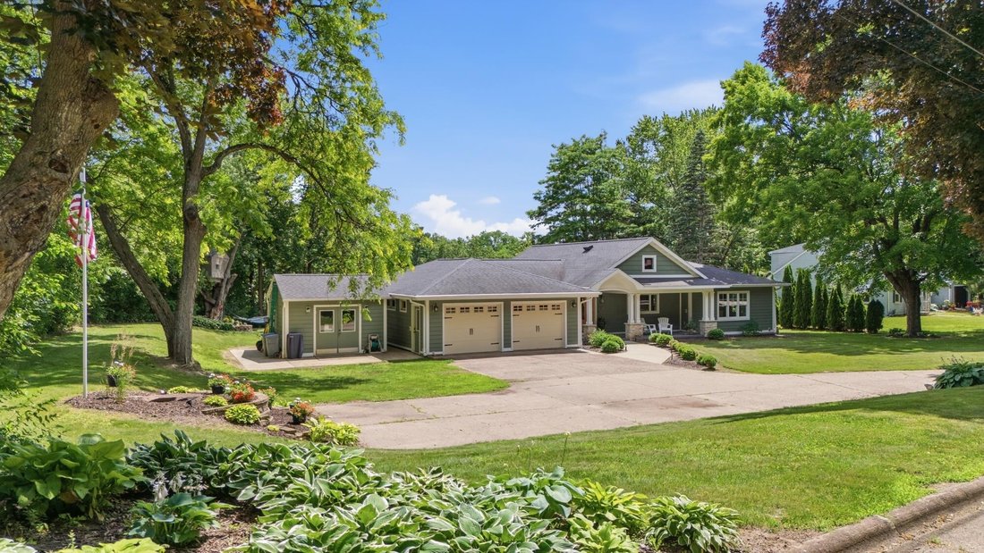 House in Black River Falls, Wisconsin, United States 4 - 18284551
