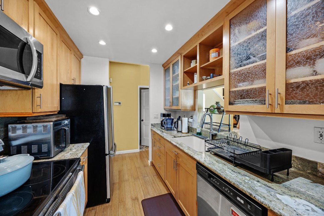 Condo in San Mateo, California, United States 4 - 18285277
