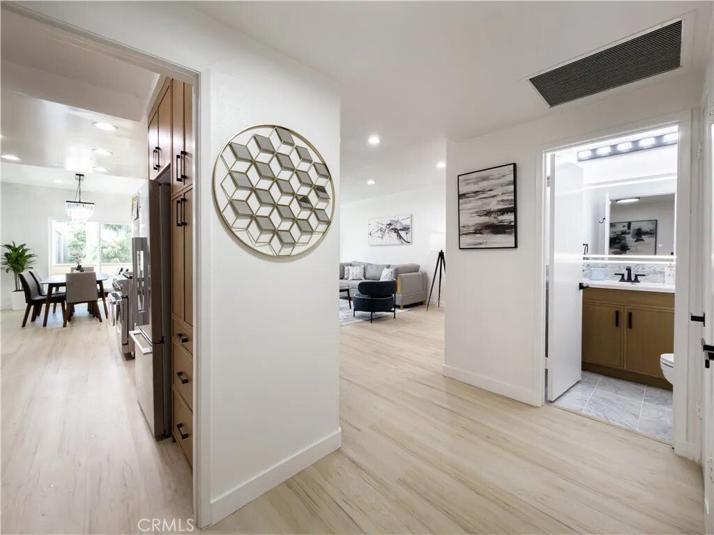 Condo in Los Angeles, California, United States 3 - 18289036