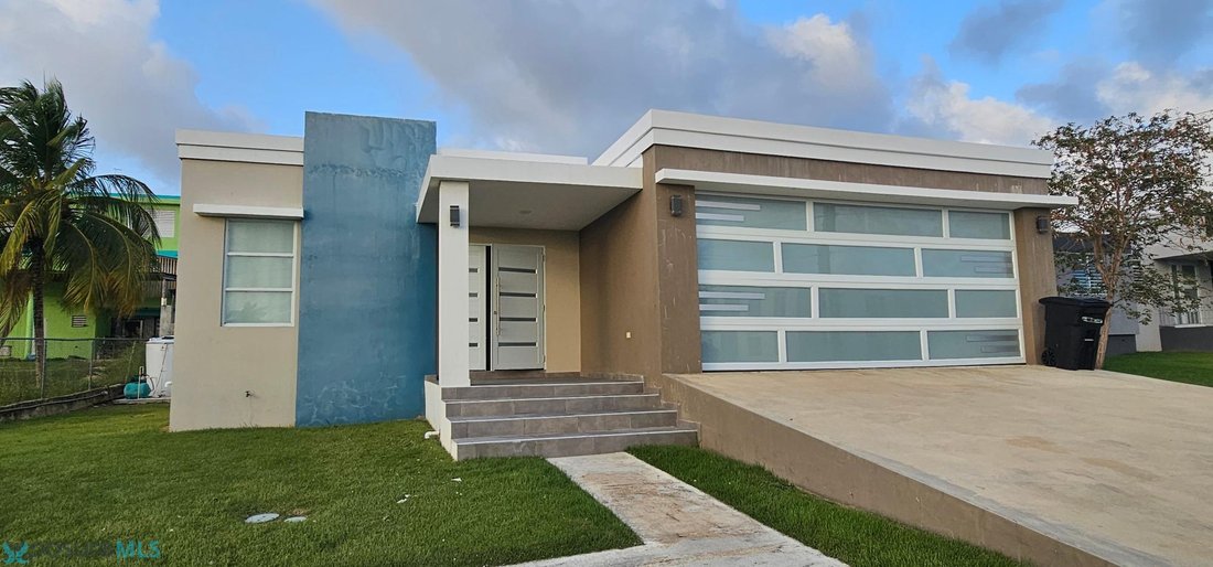 House in Arenales, Aguadilla, Puerto Rico 2 - 18294852