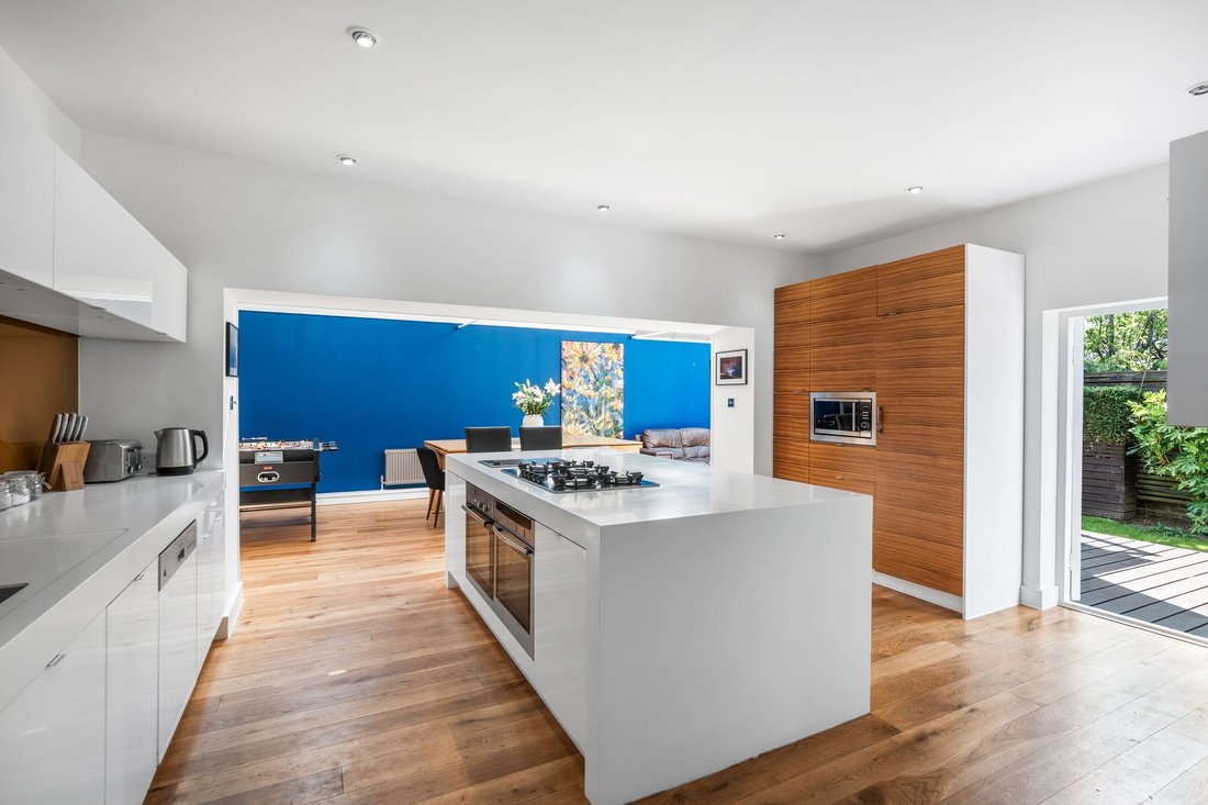 House in Hove, England 3 - 18288630