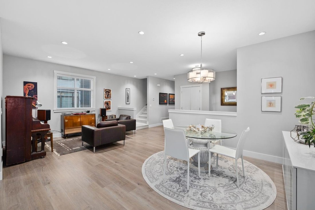 House in Surrey, British Columbia, Canada 4 - 18289220