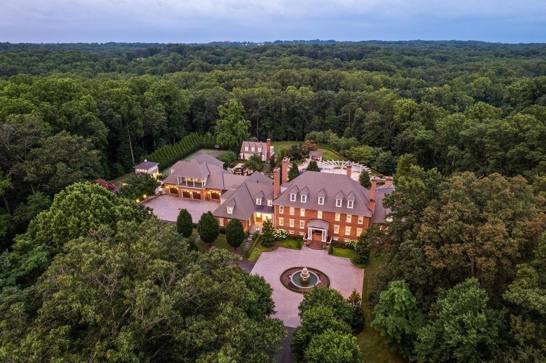 House in Oakton, Virginia, United States 1 - 16120832