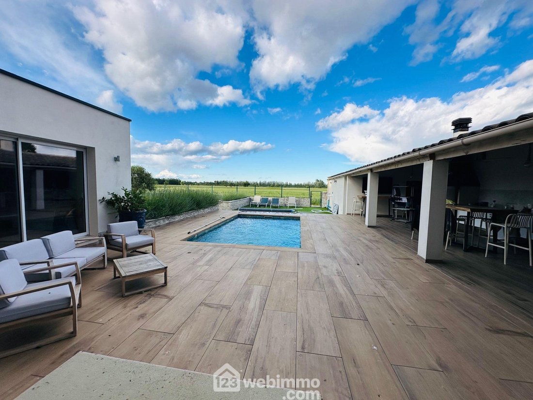 Villa in Centre Ville, Mauguio, France 1 - 18103476