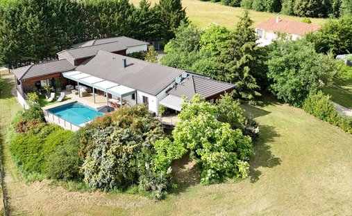 Villa in Auriac-du-Perigord, Nouvelle-Aquitaine, France 1