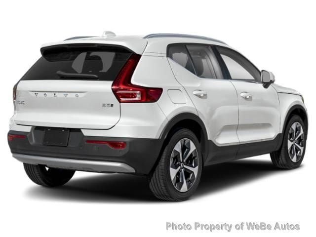 Volvo XC40 in Calverton, NY, United States 2 - 18295715