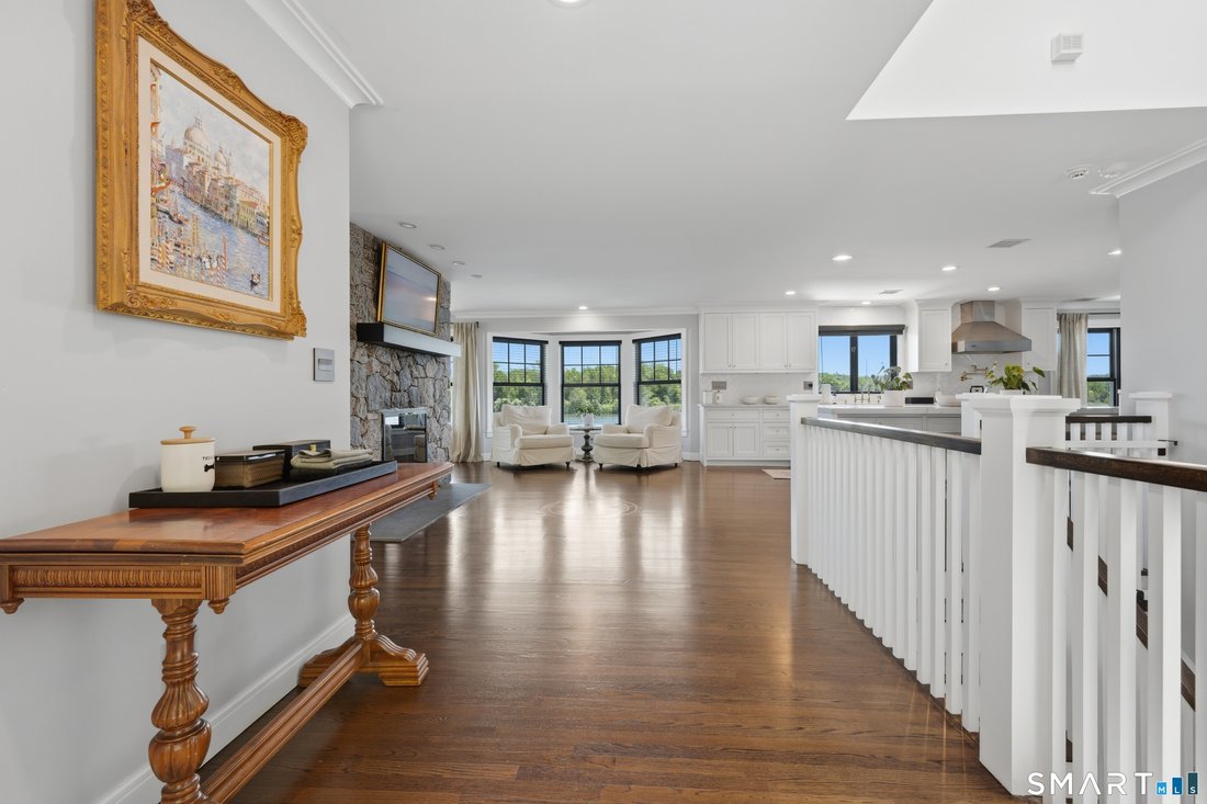 House in Stratford, Connecticut, United States 2 - 18296314