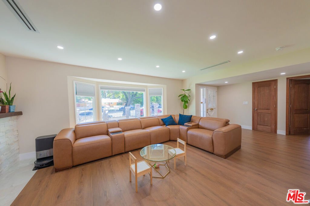 House in Los Angeles, California, United States 3 - 18296697
