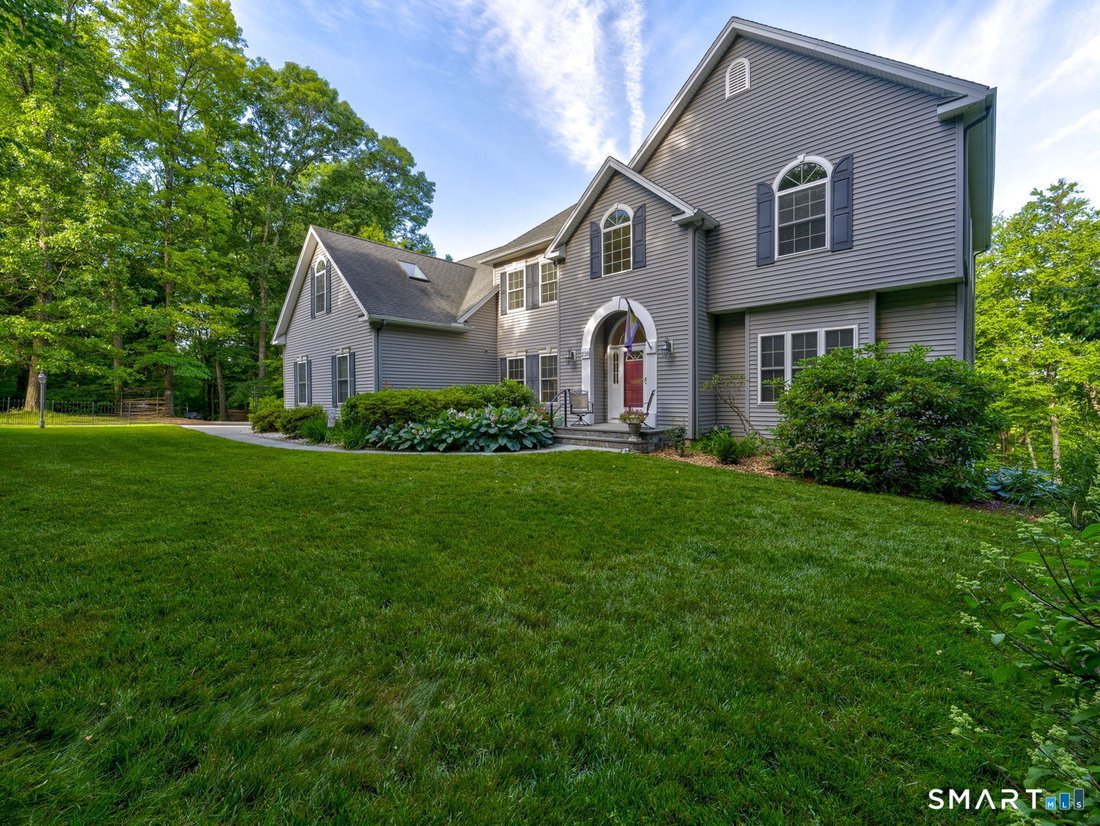 House in Southington, Connecticut, United States 2 - 18296585