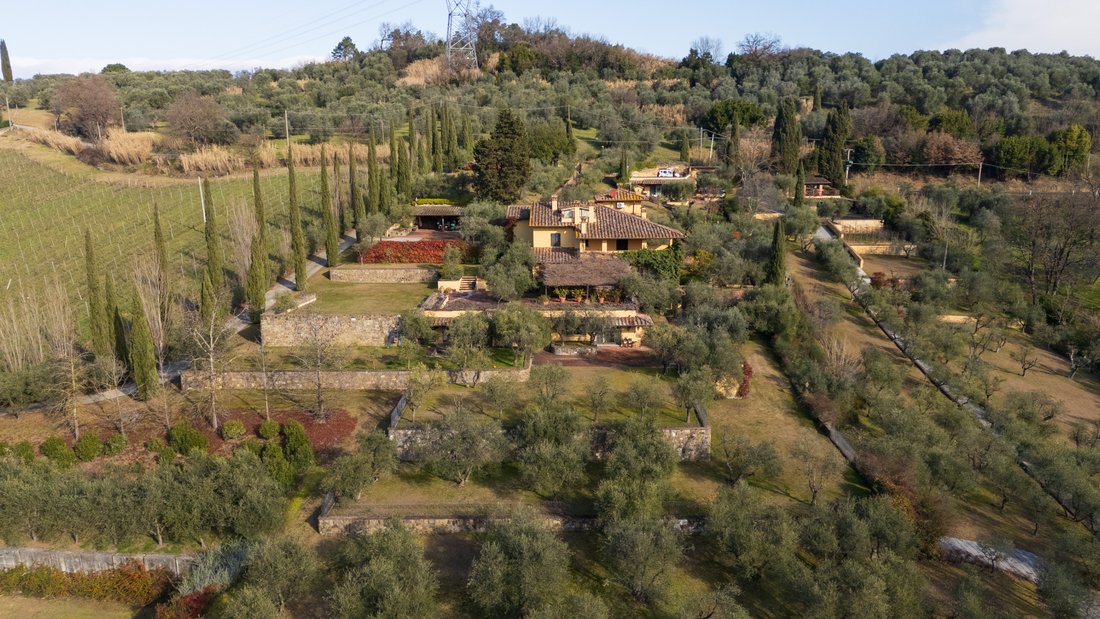 Villa in Center - La Rocca, Comeana, Tuscany 4 - 18296708