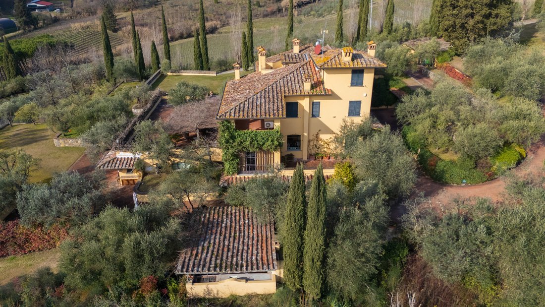 Villa in Center - La Rocca, Comeana, Tuscany 1 - 18296708