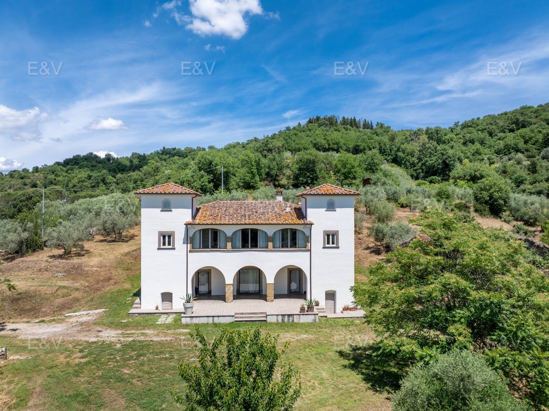 Villa in Agazzi, Tuscany, Italy 2 - 18296765