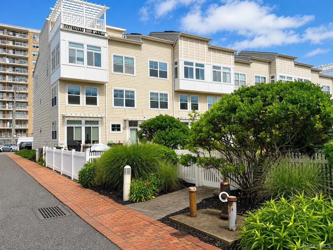 House in New York, New York, United States 2 - 18296709