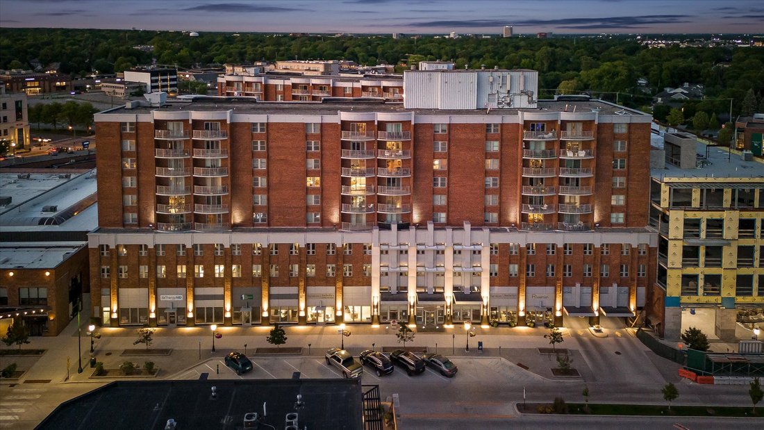 Condo in Birmingham, Michigan, United States 2 - 18296775