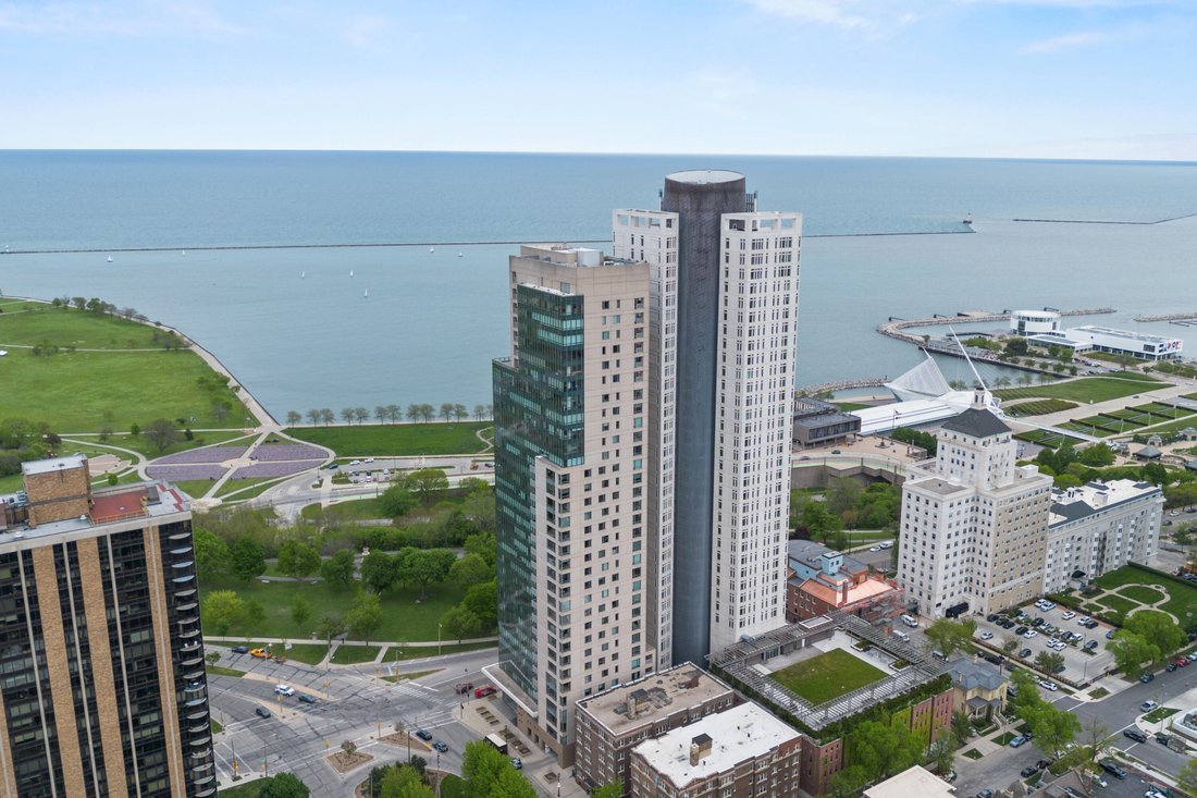 House in Milwaukee, Wisconsin, United States 1 - 18296480