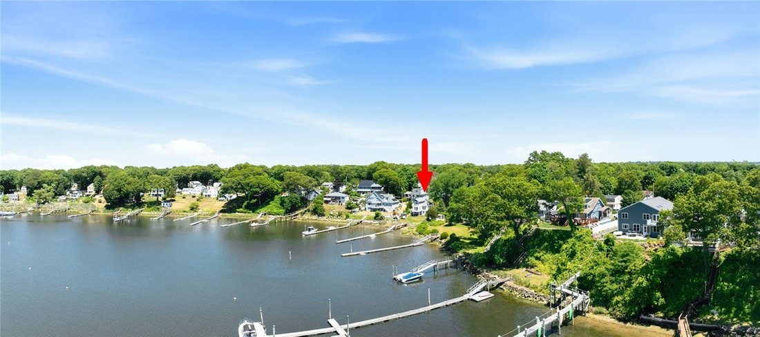 Warwick, Rhode Island, United States 5 - 18296587