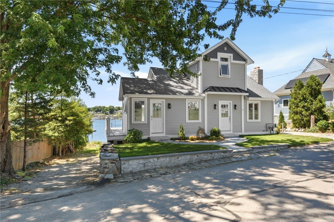 Warwick, Rhode Island, United States 1 - 18296587