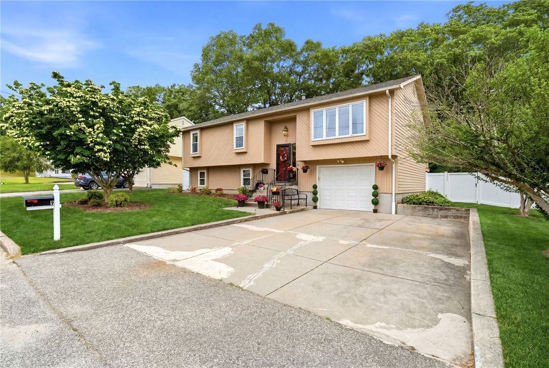 House in Cranston, Rhode Island, United States 2 - 18296580