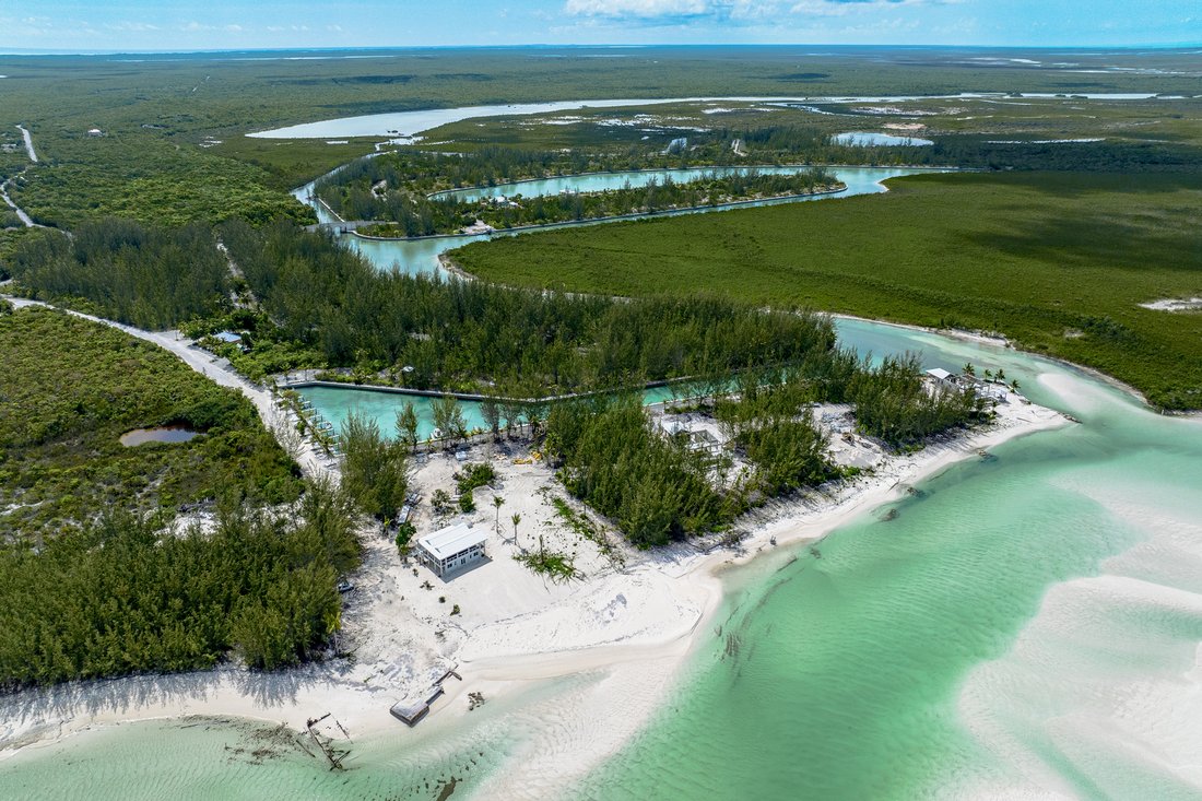 Land in Sandy Point, Caicos Islands, Turks and Caicos Islands 1 - 18296537