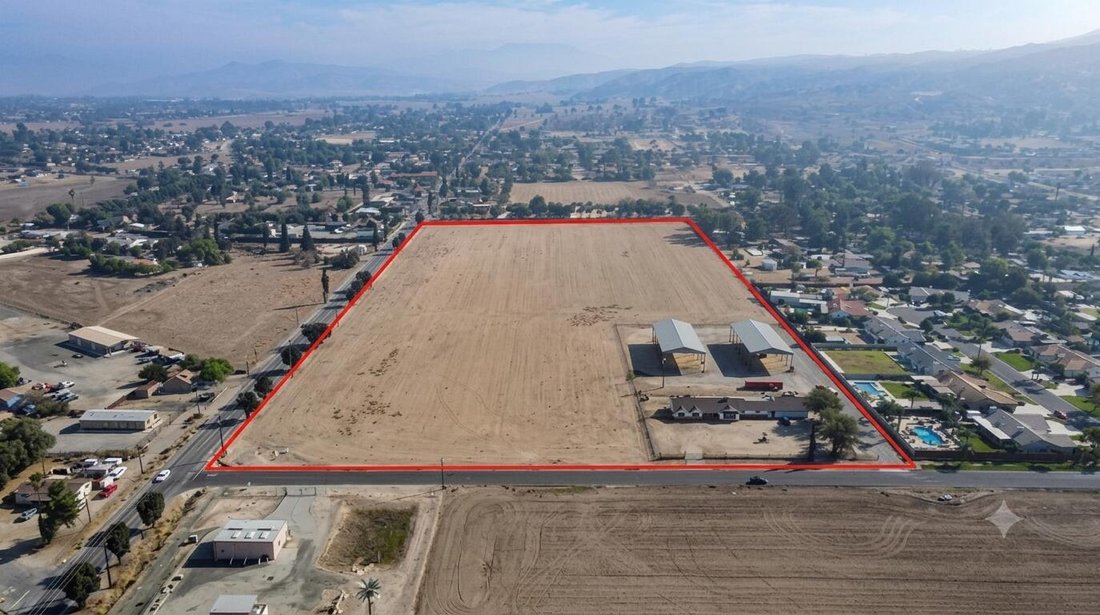 House in Nuevo, California, United States 1 - 18296452