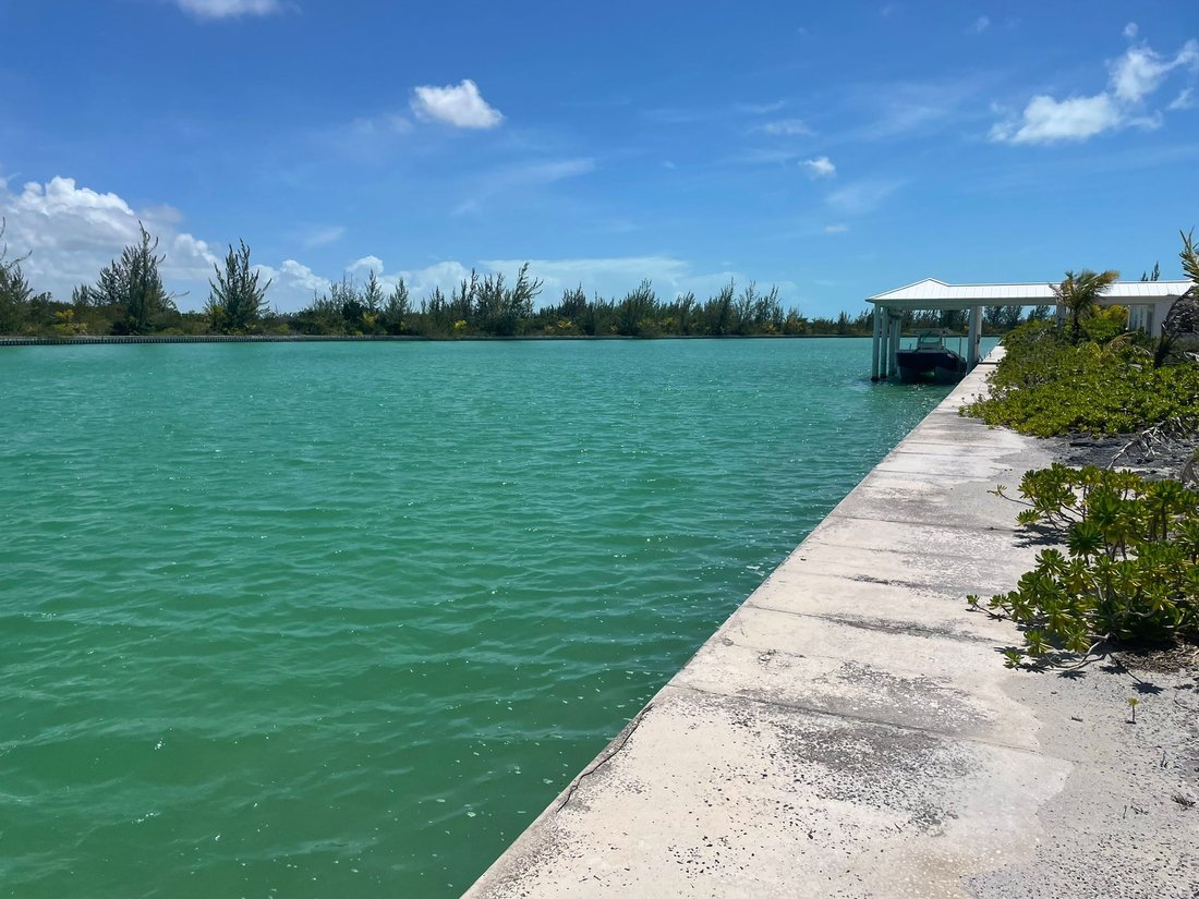 Land in Sandy Point, Caicos Islands, Turks and Caicos Islands 2 - 18296537