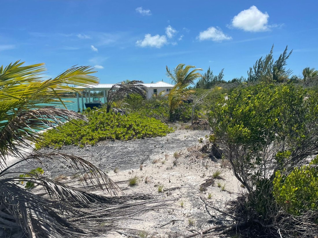 Land in Sandy Point, Caicos Islands, Turks and Caicos Islands 5 - 18296537