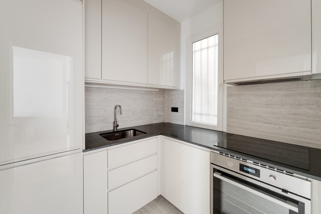 Apartment in Amiraux-Simplon-Poissonniers, Paris 18e Arrondissement, Paris 5 - 18296651