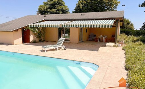 Casa a Arnas, Auvergne-Rodano-Alpi, Francia 1