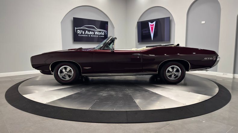 Highly Optioned Numbers Matching 400 V8  Rare Hurst Wheels  Hideaway Headlights! in Clearwater, United States 2 - 18296795
