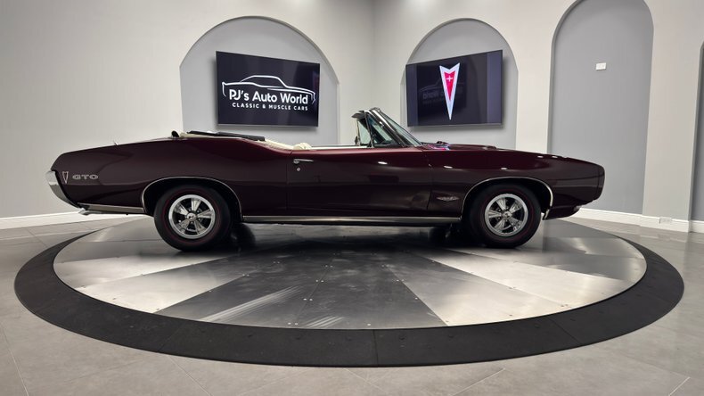Highly Optioned Numbers Matching 400 V8  Rare Hurst Wheels  Hideaway Headlights! in Clearwater, United States 4 - 18296795