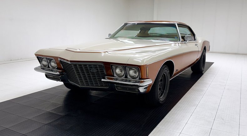 Coupe in Morgantown, United States 1 - 18296823