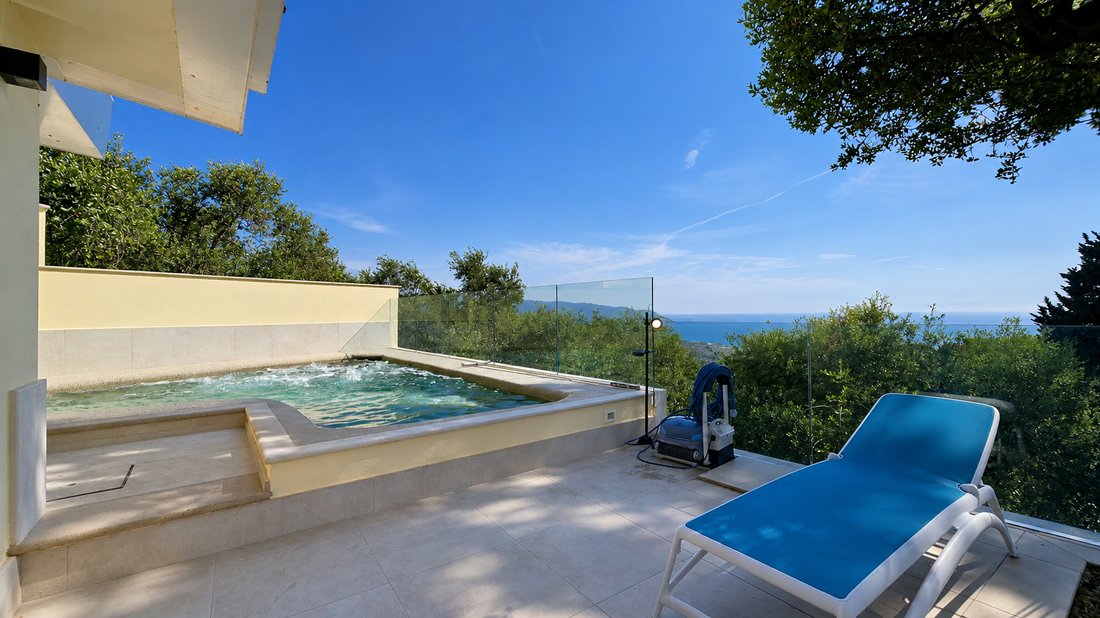 Villa in Diano Marina, Liguria, Italy 1 - 18296810