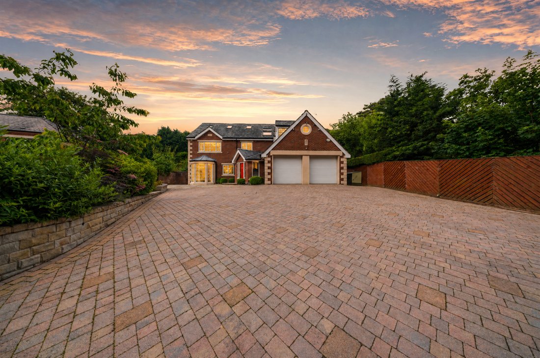 House in Grasscroft, England 1 - 18296814
