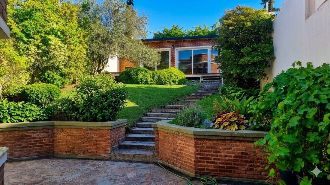 House in Neuquen, Neuquen, Argentina 1 - 18259737