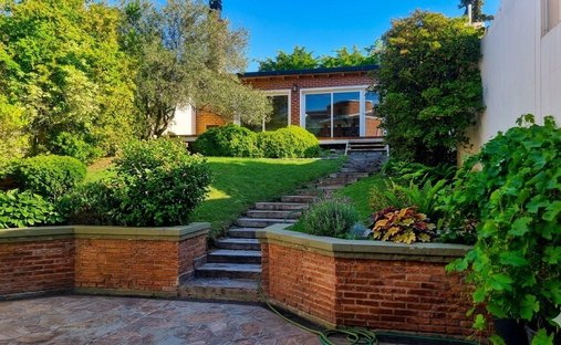 House in Neuquen, Neuquen, Argentina 1
