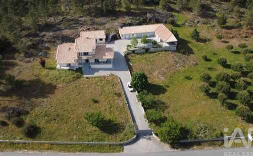 Corps de ferme à Figueiro da Granja, District de Guarda, Portugal 1