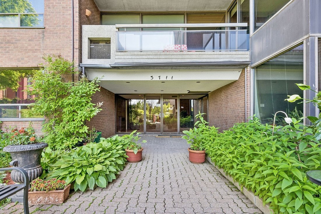 Condo in Montréal, Quebec, Canada 1 - 18296885