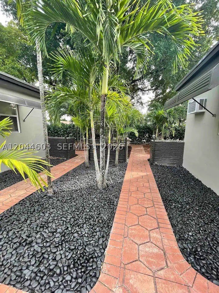 Hollywood, Florida, United States 3 - 18296993