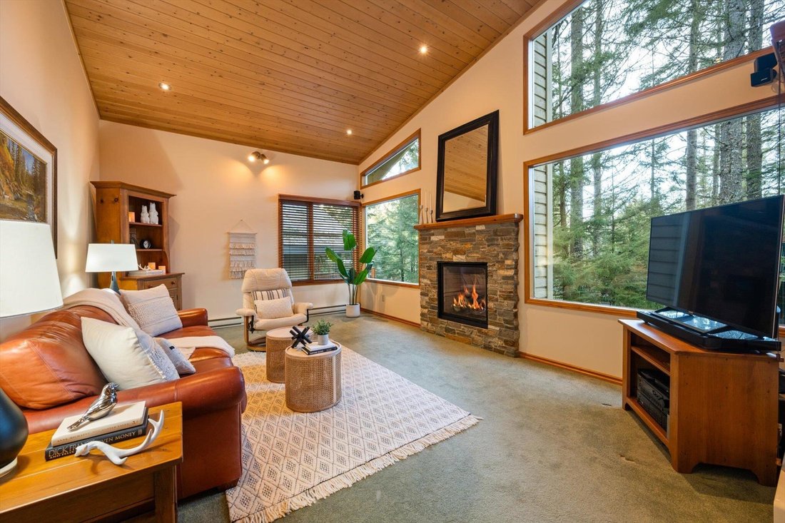 House in Whistler, British Columbia, Canada 2 - 18297020