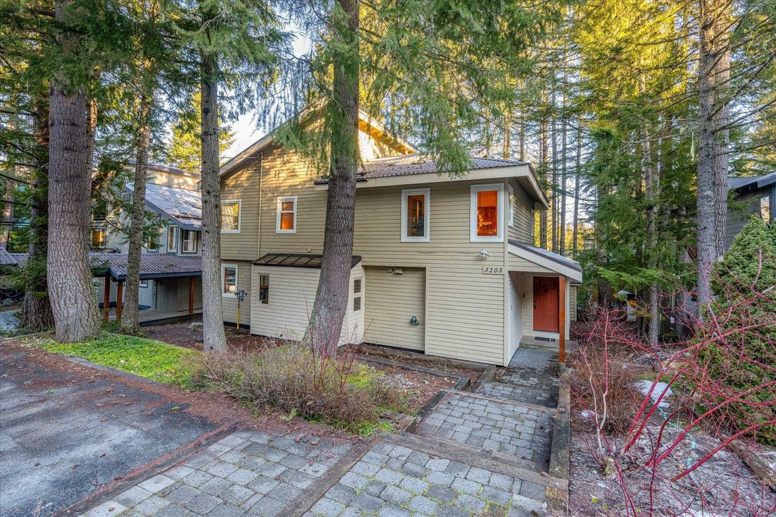 House in Whistler, British Columbia, Canada 1 - 18297020