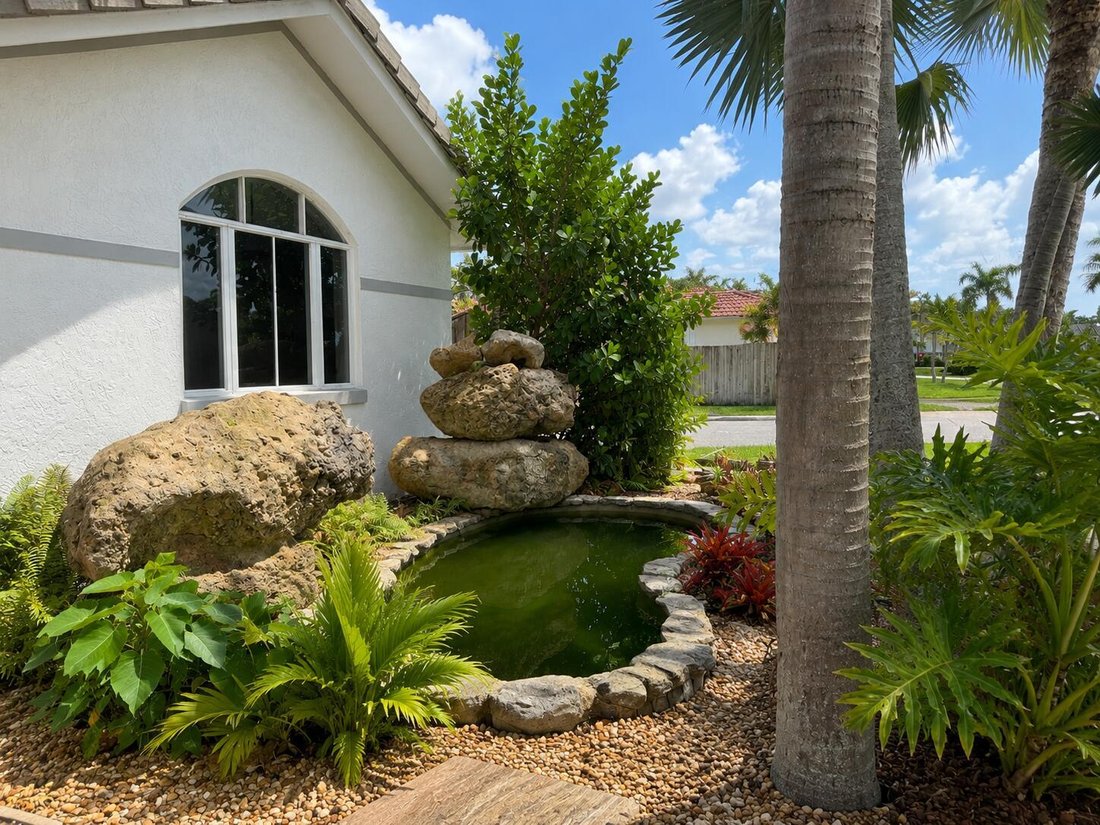 House in Miami, Florida, United States 3 - 18296861