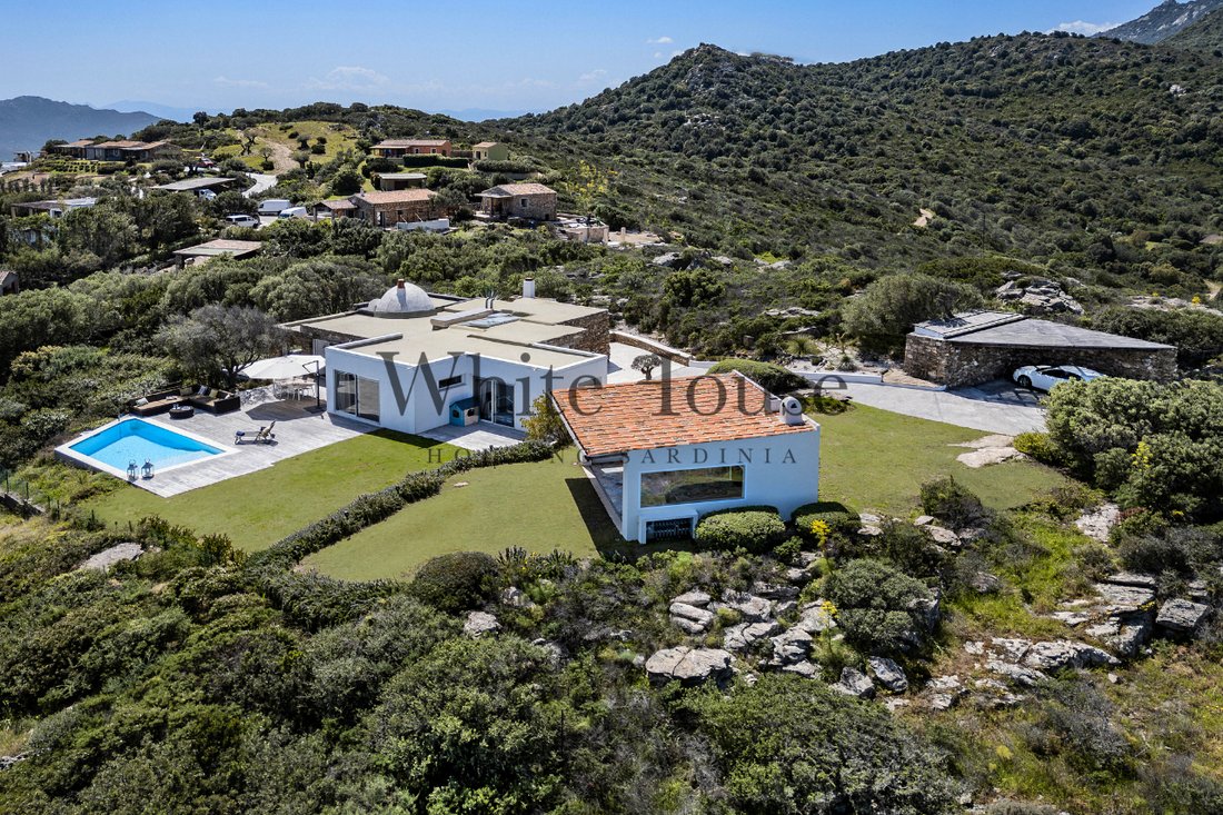 Villa in San Pantaleo, Olbia, Italy 1 - 18198851